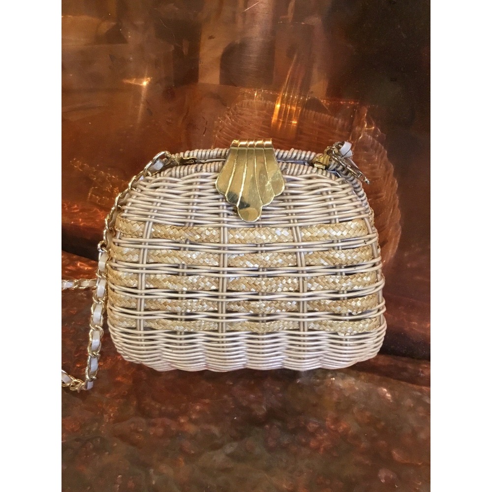 Clarity Wicker Clamshell Purse With Chain Strap